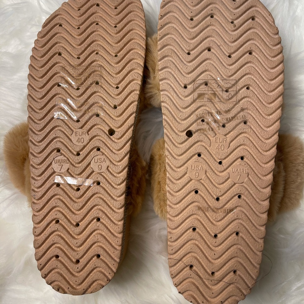 *** Brand New Rhinestone Fur Slides *** - Picture 4 of 4
